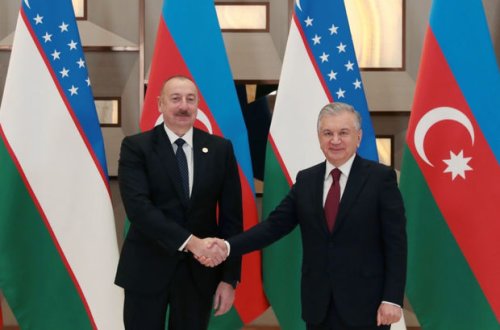 İlham Əliyev Daşkənddə Şavkat Mirziyoyev ilə görüşüb - FOTO