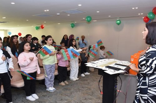 Zəfər Günü qəhrəman ailələri ilə birlikdə qeyd edildi (FOTO)