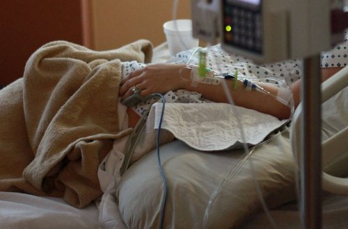 Bakıda 57 yaşlı qadın döyülüb, ona xəsarət yetirməkdə gəlini şübhəli bilinir