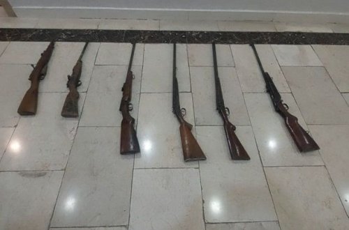 Qazaxda vətəndaşlar qanunsuz saxlanılan ov silahlarını polisə könüllü təhvil veriblər - FOTO