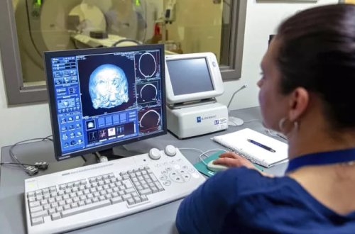 Araşdırma: Süni intellekt infarkt riskini 10 il əvvəldən müəyyən edə bilər