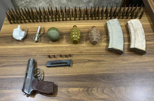 Polis vətəndaşlardan avtomat, tapança, qumbara və tüfənglər götürüb