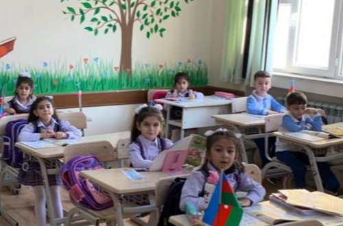 В Азербайджане завершаются осенние каникулы школьников