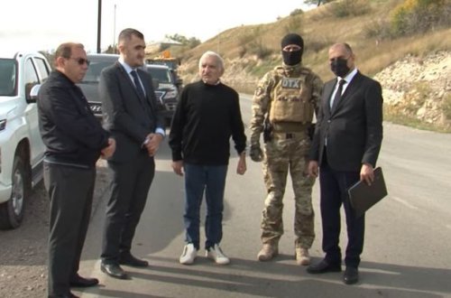 Raşid Beqlaryan Xocalı soyqırımı qurbanlarını basdırdığı yerdə: Terrorçunun etirafları - VİDEO