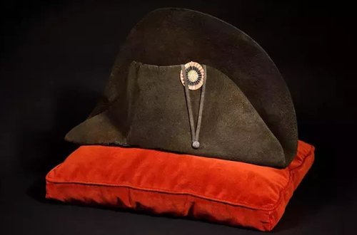 Napoleonun papağı 1,9 milyon avroya satılıb