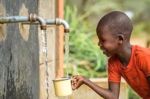 Nigeriyada daşqınlar 4 ildə 650 min uşağı evindən didərgin salıb