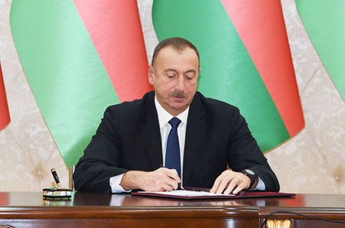 Ədliyyə Nazirliyinin əməkdaşlarına ali xüsusi rütbələr verilib