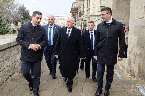 İraq Prezidenti İçərişəhərdə - Fotolar