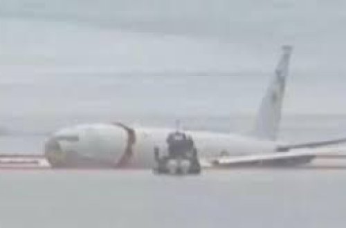 ABŞ-dan təyyarə uçuş-enmə zolağından aşıb və dənizə düşüb