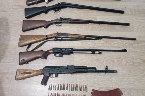 Şirvanda sənədsiz silah-sursatlar polis əməkdaşlarına təhvil verilib