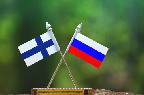 Finlandiya Rusiya ilə sərhədini maneələrlə bağlayır