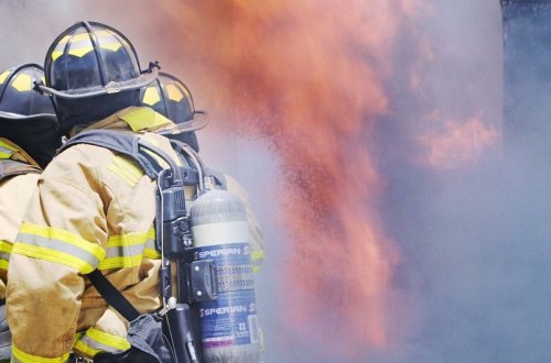 В Сумгайыте один человек пострадал при пожаре в гараже