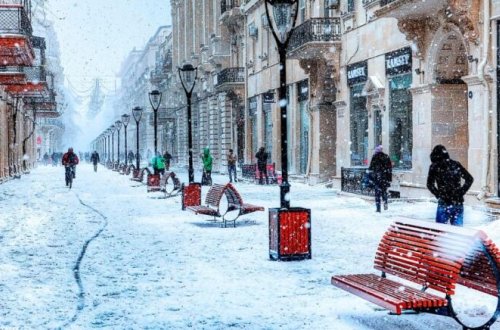 Bakıya sərt qış gəlir: Ehtiyacı olanlara yer və yemək veriləcək