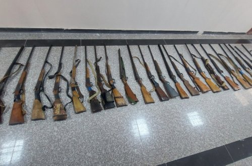 Gəncədə vətəndaşlar qanunsuz silahları polisə könüllü təhvil verib