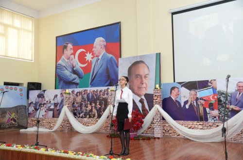 Nəsimi rayonunda Ulu Öndər Heydər Əliyevin 100 illiyinə həsr olunmuş tədbir keçirilib
