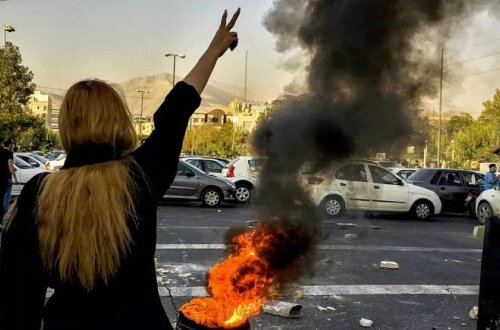 İranlı reper həbs edildi