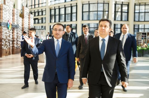 Özbəkistanlı nazir 