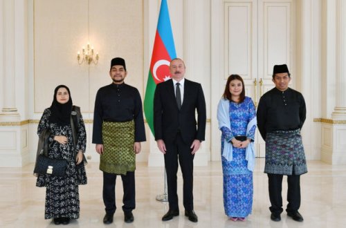 Prezident İlham Əliyev Malayziyanın Azərbaycana yeni təyin olunmuş səfirini qəbul edib - YENİLƏNİB + FOTO