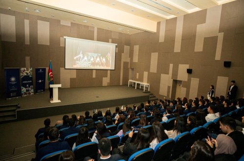 Dövlət Agentliyinin sədri ASAN könüllüləri ilə görüşüb