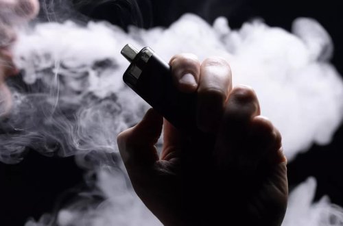 Fransada birdəfəlik elektron siqaretlərin satışı qadağan edilib