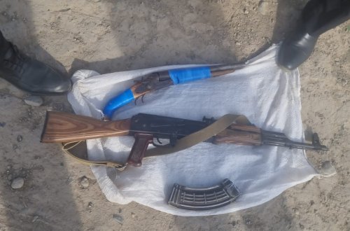 В Самухе на обочине дороги обнаружено оружие и боеприпасы