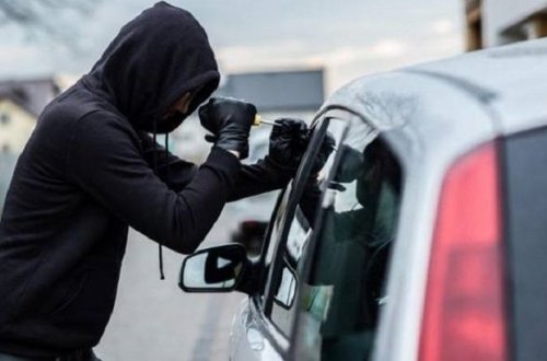 Bakıda avtomobildən 38 min manat dəyərində qızıl oğurlanıb