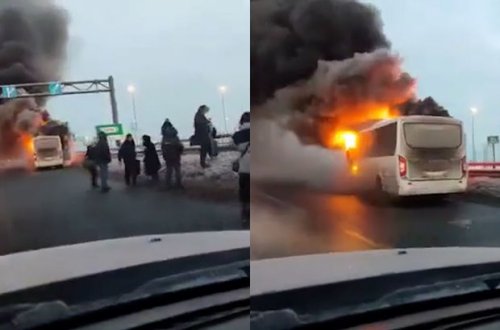 Sankt-Peterburqda sərnişin avtobusu yolda yanıb - VİDEO