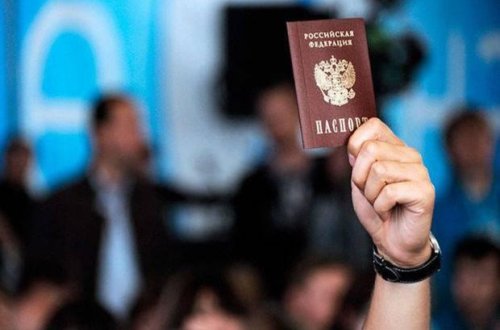 Rusiyada ölkədən çıxışına məhdudiyyət qoyulan vətəndaşlar xarici pasportlarını təhvil verməli olacaqlar