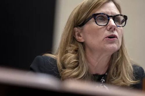 Pensilvaniya Universitetinin rektoru istefa verdi