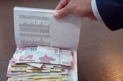 Rüşvət alarkən tutulan şöbə müdirinə hökm oxundu