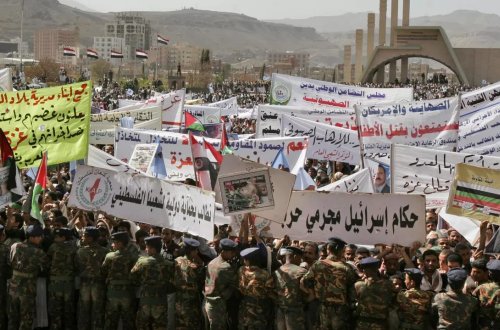 Norveç bayraqlı gəmi Yəmən sahillərində raketlə vuruldu