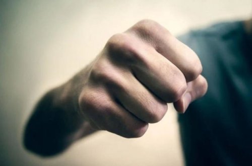 “Instaqram”da canlı yayıma çıxan güneyli İranın hökumət qüvvələri tərəfindən döyüldü - VİDEO