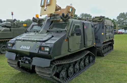 Britaniya Ukraynaya 23 kater və 20 zirehli avtomobil tədarük edəcək