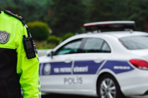 Yol polisi hava şəraiti ilə bağlı sürücülərə xəbərdarlıq edib