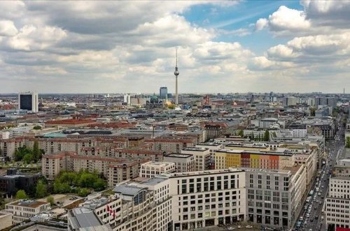 Qlobal əsasda maliyyə şərtlərinin sərtləşdirilməsi defoltları və iflasları artırdı