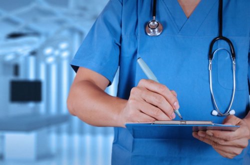 Dövlət xəstəxanalarına xaricdən cəlb olunan həkimlərin sayı açıqlanıb