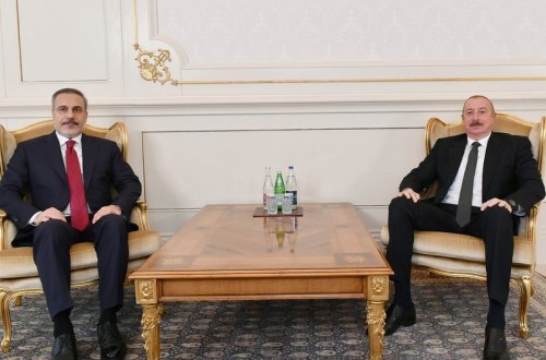 Azərbaycan Prezidenti Türkiyənin xarici işlər nazirini qəbul edib