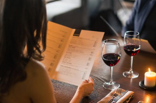 Bakıda qadın onu restorana aparmayan ərini öldürdü