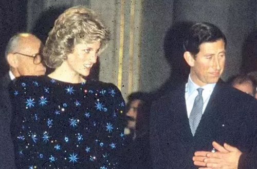 Şahzadə Diananın paltarlarından biri rekord qiymətə satılıb