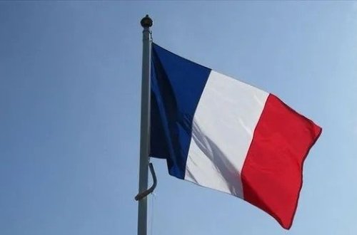 Fransada mübahisəli immiqrasiya qanunu təsdiqlənib