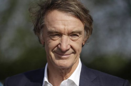 Mançester Yunayted səhmlərinin 25 faizini ingiltərəli milyarderə satdı