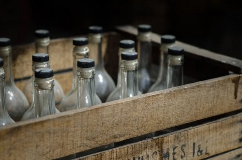 Azərbaycanda bir neçə müəssisə saxta alkoqollu içki istehsal edirmiş - SİYAHI