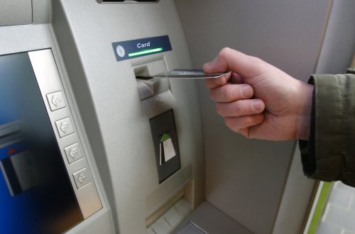 Abşeronda bank kartından 6500 manat oğurlanıb