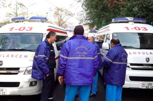 Ermənistanda Futbol Akademiyasının divarı uçub, ölən var