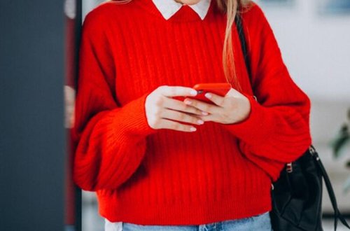 9-da oxuyan qız sinif yoldaşını bıçaqladı - FOTO