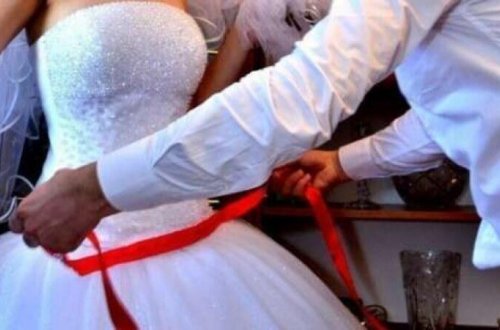 Gəlin toy gecəsi bakirə çıxmadı: Bəy GÖRÜN NƏ ETDİ - Qızın əmisini ... – ŞOK VİDEO