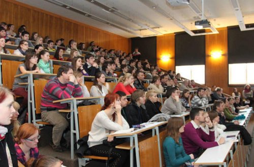 Azərbaycanda təhsil alan əcnəbi tələbələrin sayı kəskin artdı - VİDEO