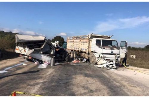 Azərbaycanda yük maşınları toqquşdu: Ölən var