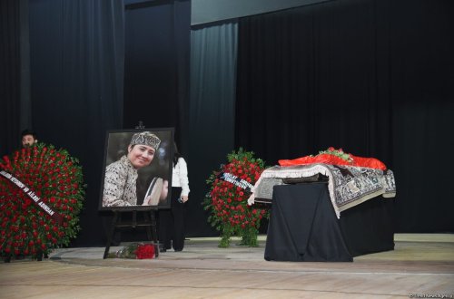 Aygün Bəylərlə vida mərasimi keçirilir (FOTO)