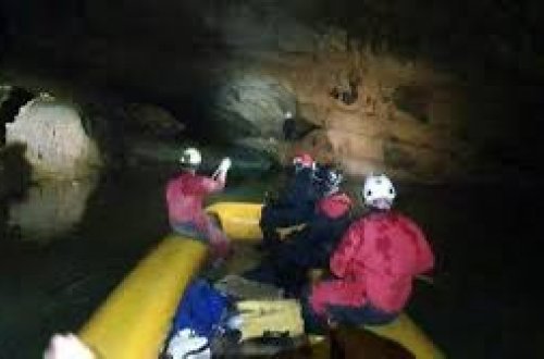 Sloveniya mağarada qalan 5 nəfər üçün həyəcan təbili çalıb